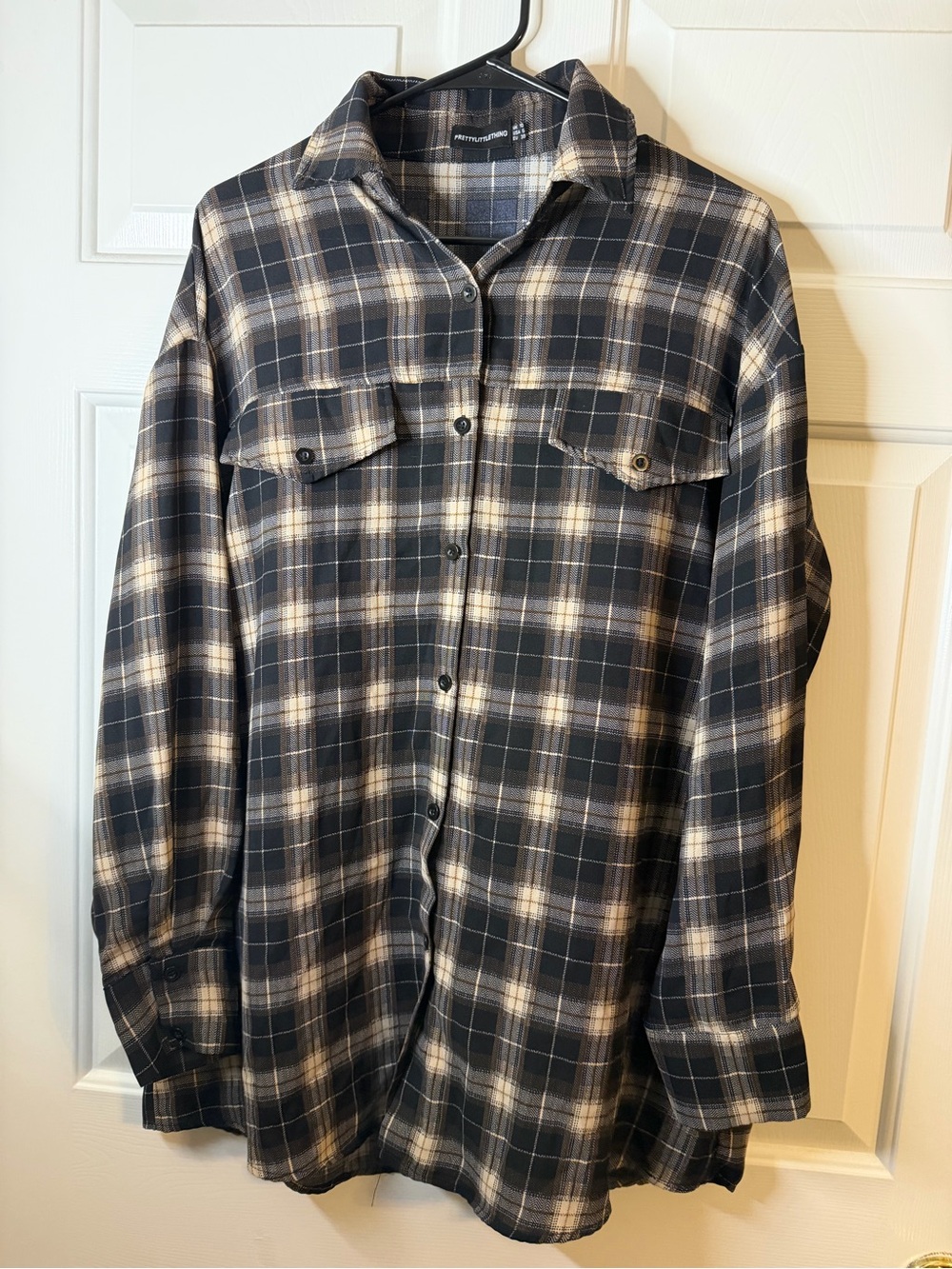 PrettyLittleThing Black & Cream Plaid Button-Up Shirt Sz 6